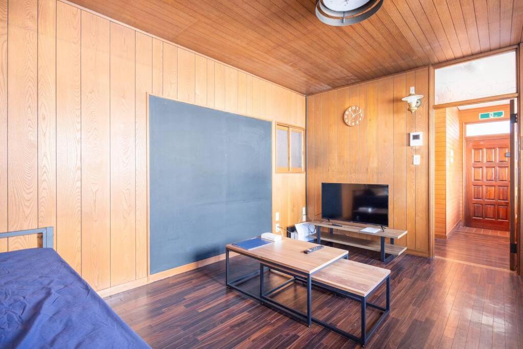Apartment アンドステイ仲池上2丁目 *